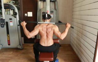 wide grip lat pull down